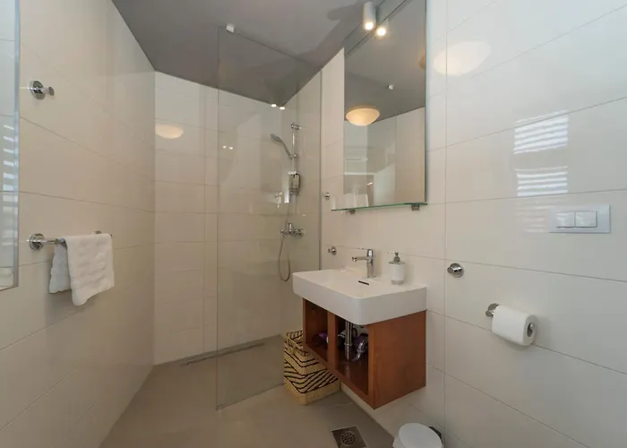 Πανσιόν Luxury Silente Bacvice 1