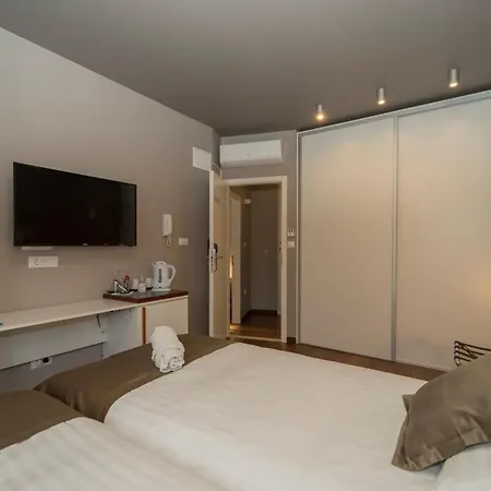 بيت ضيافة Luxury Silente Bacvice 1 4*