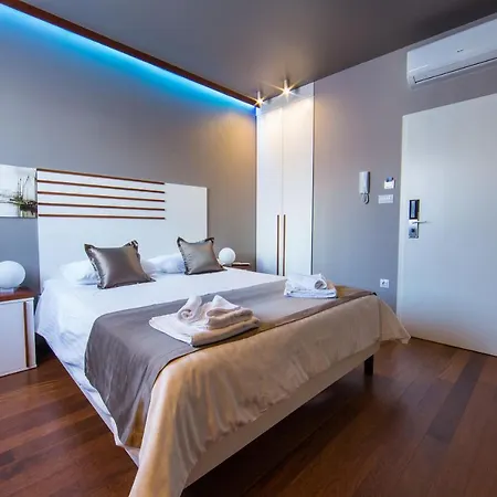 بيت ضيافة Luxury Silente Bacvice 1 4*